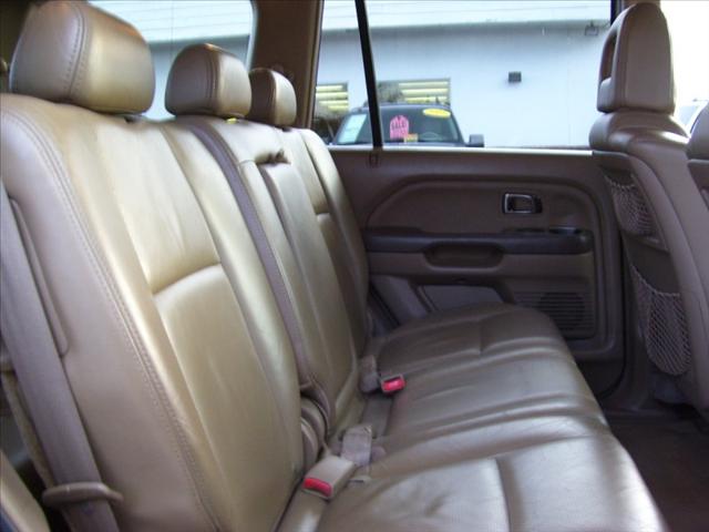 2004 Honda Pilot LS 2WD