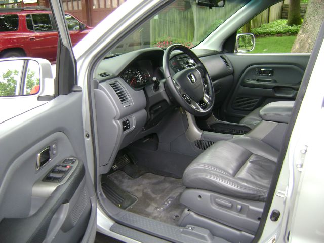 2004 Honda Pilot GS 43