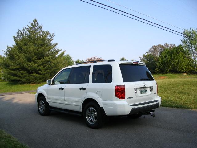 2004 Honda Pilot LS 2WD