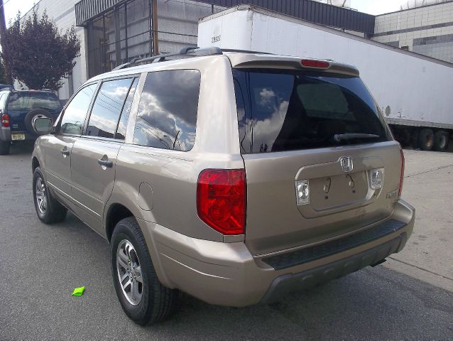 2005 Honda Pilot 2500hd LS 4X4