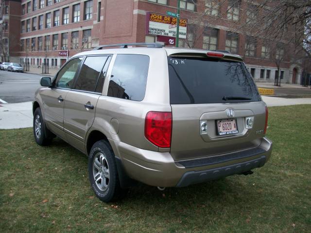 2005 Honda Pilot LS 2WD