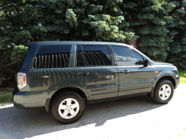 2006 Honda Pilot LS Truck