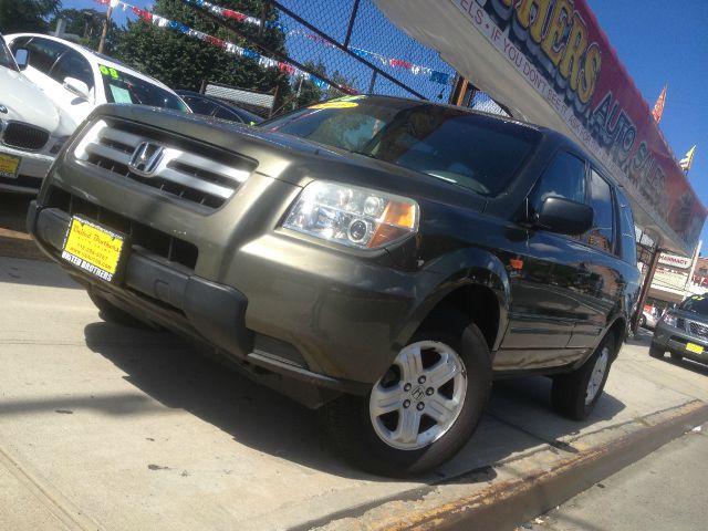 2006 Honda Pilot LS Truck