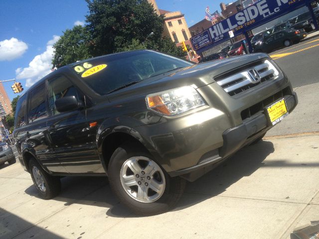 2006 Honda Pilot LS Truck