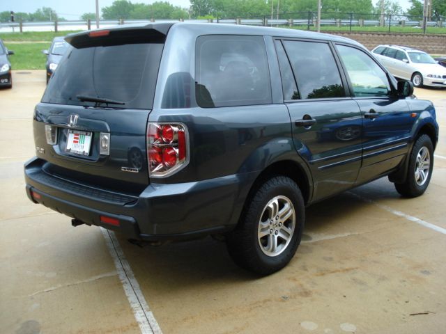 2006 Honda Pilot LS Truck