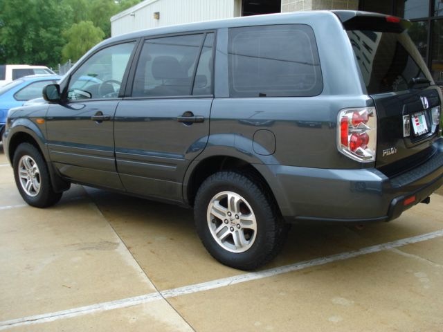 2006 Honda Pilot LS Truck