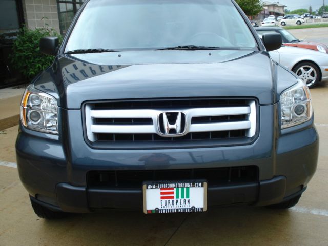 2006 Honda Pilot LS Truck