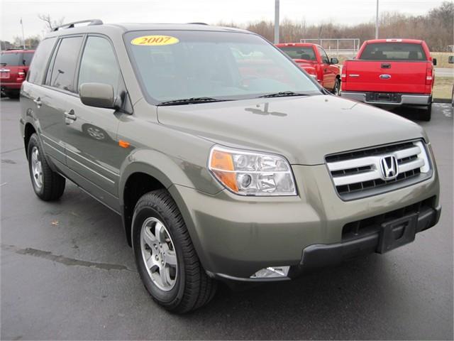 2007 Honda Pilot LS Truck