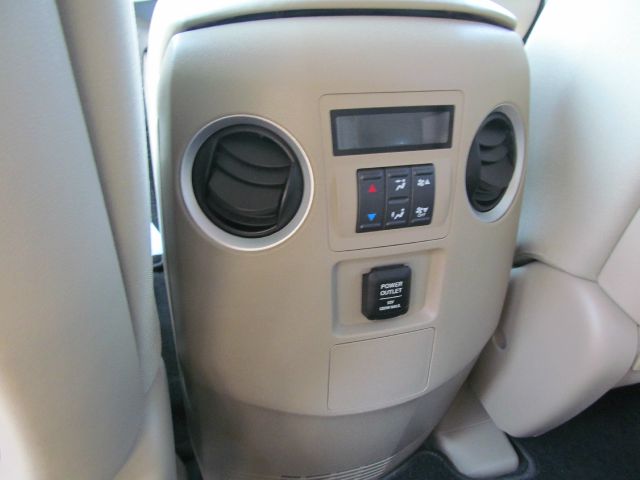 2010 Honda Pilot 1990 Nissan GS