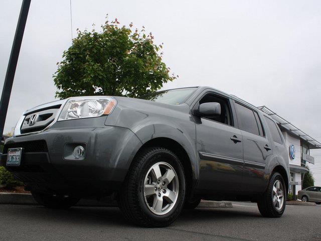 2011 Honda Pilot 4dr Sdn Touring Signature RWD