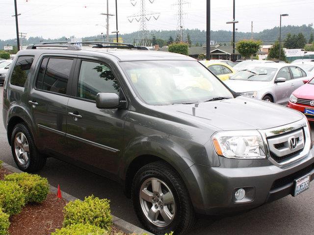 2011 Honda Pilot 4dr Sdn Touring Signature RWD