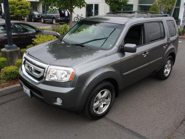 2011 Honda Pilot 4dr Sdn Touring Signature RWD