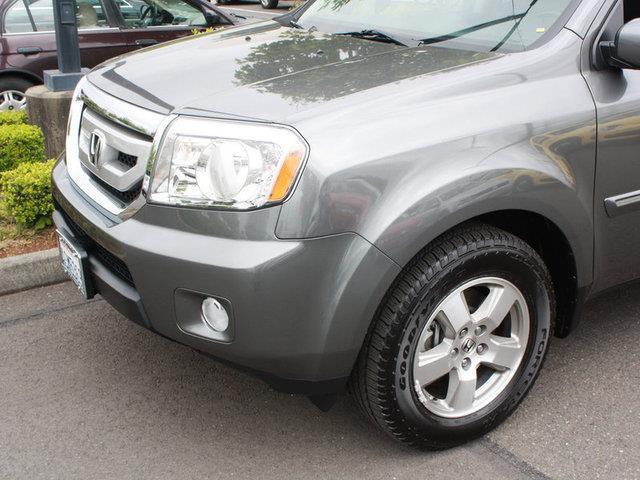 2011 Honda Pilot 4dr Sdn Touring Signature RWD