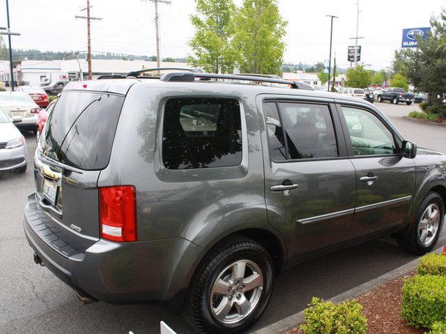 2011 Honda Pilot 4dr Sdn Touring Signature RWD