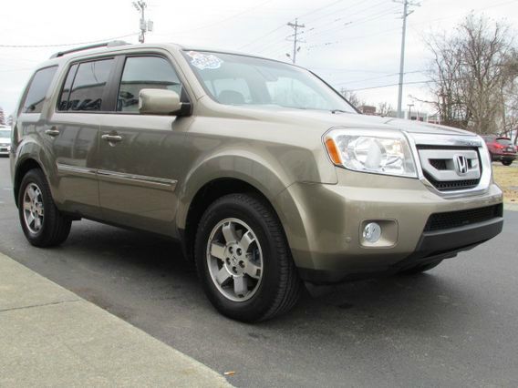 2011 Honda Pilot Awd-nav-quads-third-moonroof-1 Owner