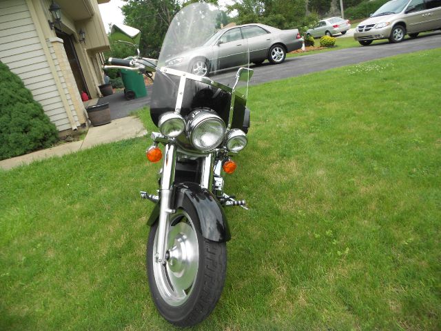 2006 Honda SHADOW SABRE 1990 Nissan GS