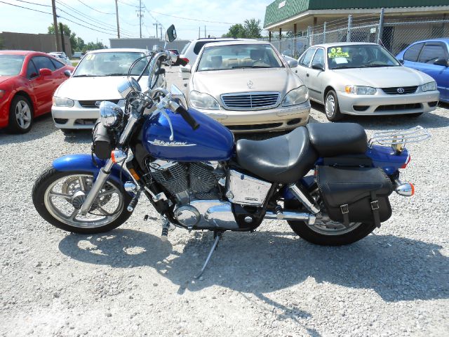 2004 Honda Shadow AWD 4dr LTZ