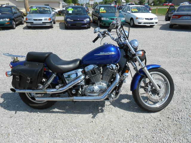 2004 Honda Shadow AWD 4dr LTZ