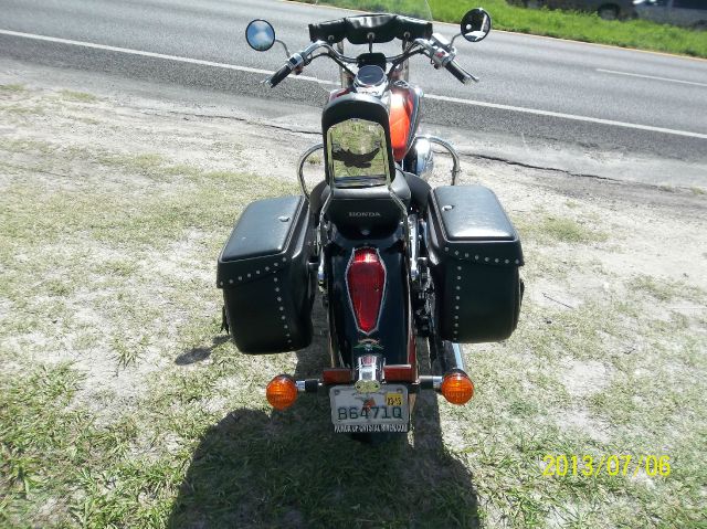 2006 Honda Shadow XLE W/sunroof, JBL Audio,bluetooth