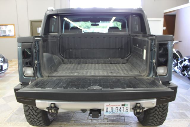 2005 Hummer H2 SUT Sport V-8