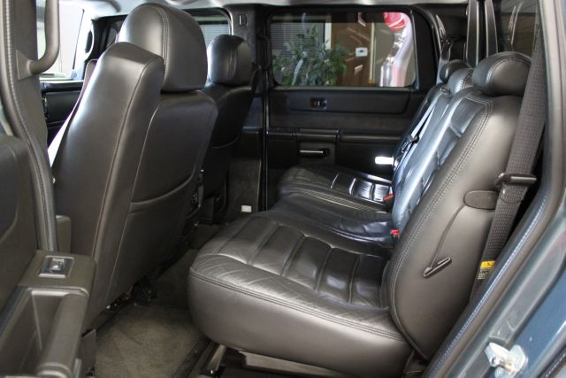 2005 Hummer H2 SUT Sport V-8