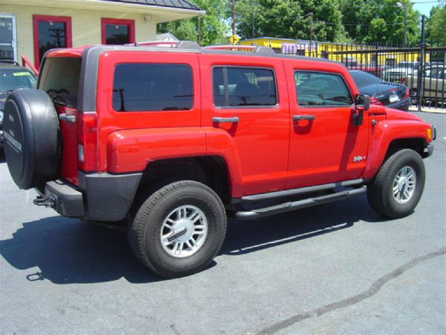 2006 Hummer H3 Scion XB