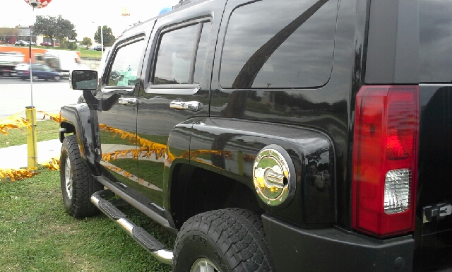 2006 Hummer H3 Scion XB