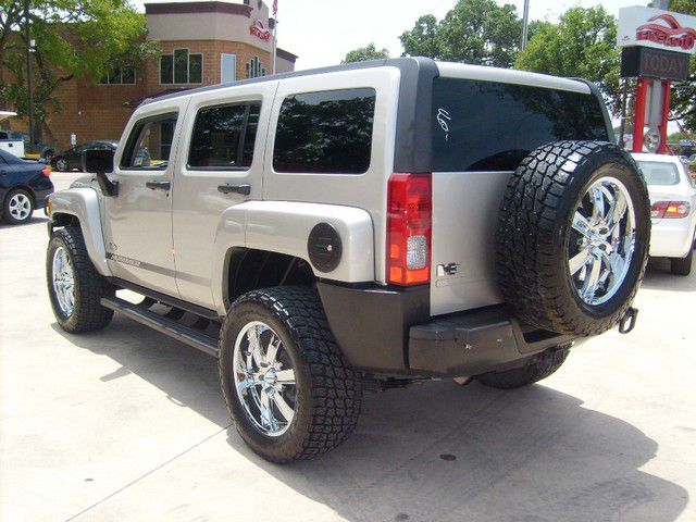 2006 Hummer H3 Scion XB