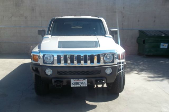 2006 Hummer H3 Scion XB