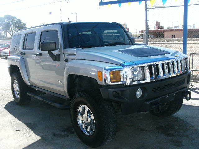 2006 Hummer H3 Scion XB