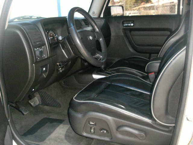 2006 Hummer H3 Scion XB