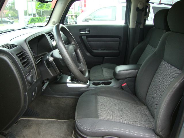 2006 Hummer H3 Scion XB