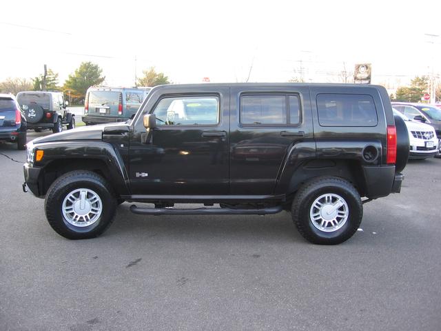 2009 Hummer H3 GLS Sedan