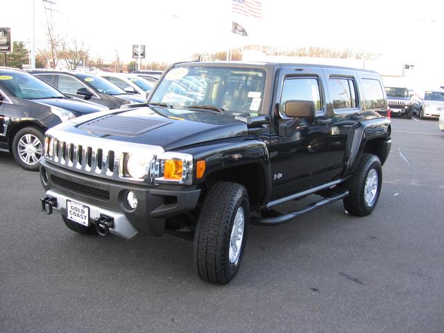 2009 Hummer H3 GLS Sedan