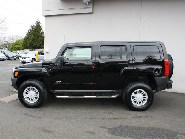 2009 Hummer H3 GLS Sedan