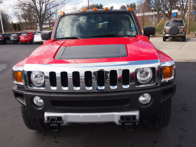 2009 Hummer H3 GLS Sedan