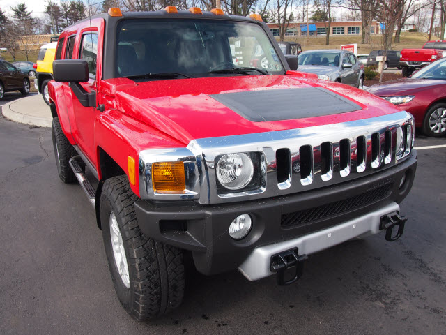 2009 Hummer H3 GLS Sedan