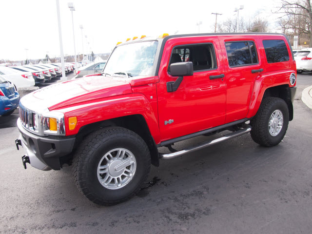 2009 Hummer H3 GLS Sedan