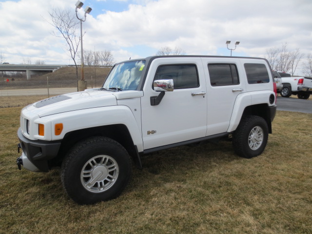 2009 Hummer H3 GLS Sedan