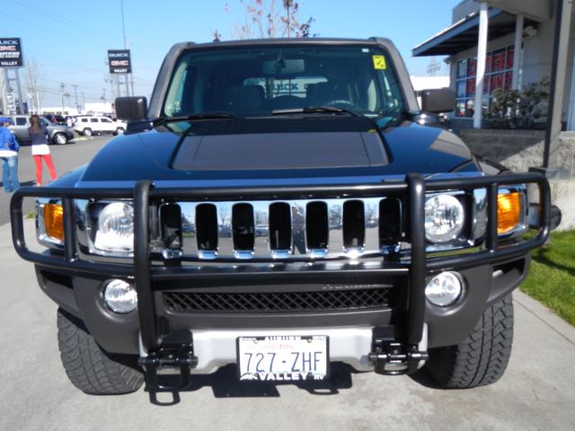 2009 Hummer H3 GLS Sedan