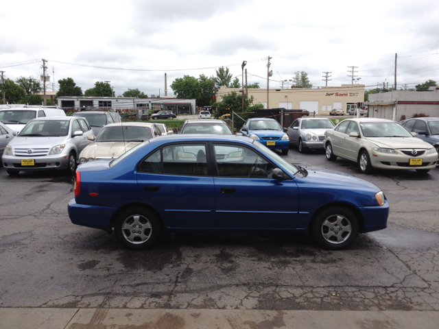 2000 Hyundai Accent S Sedan