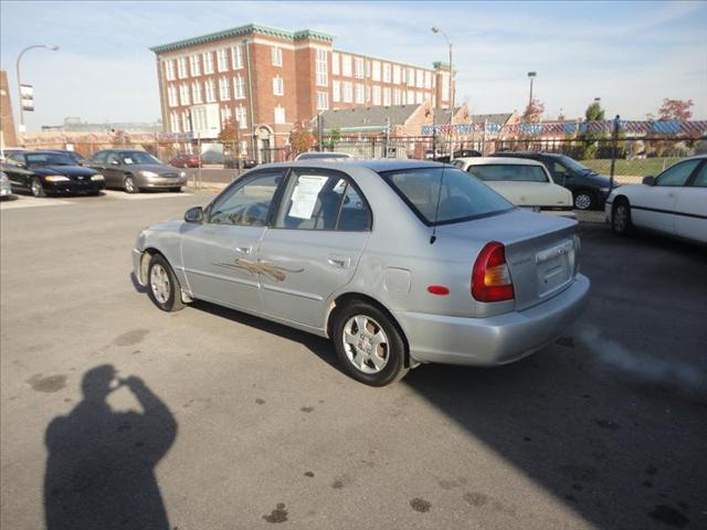 2000 Hyundai Accent S Sedan