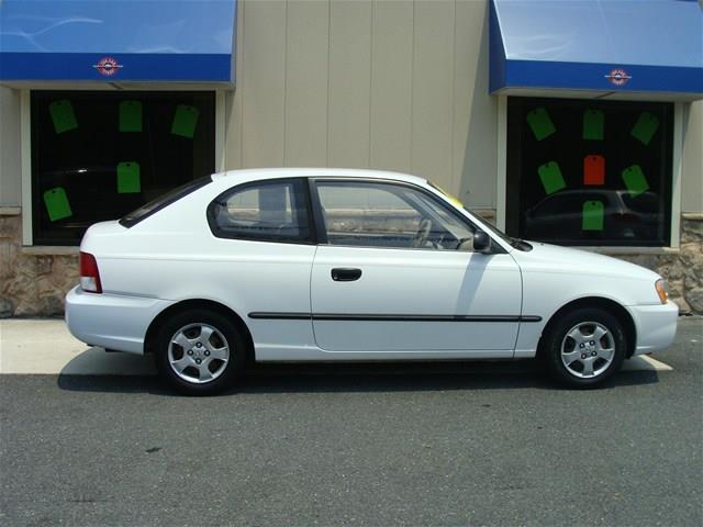 2001 Hyundai Accent 530i Premium Pkg