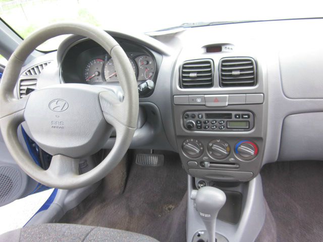 2001 Hyundai Accent XLS