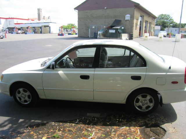 2001 Hyundai Accent S Sedan