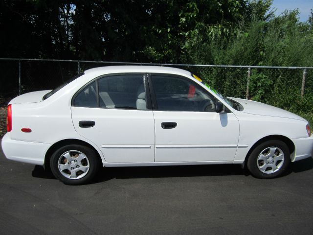 2001 Hyundai Accent S Sedan