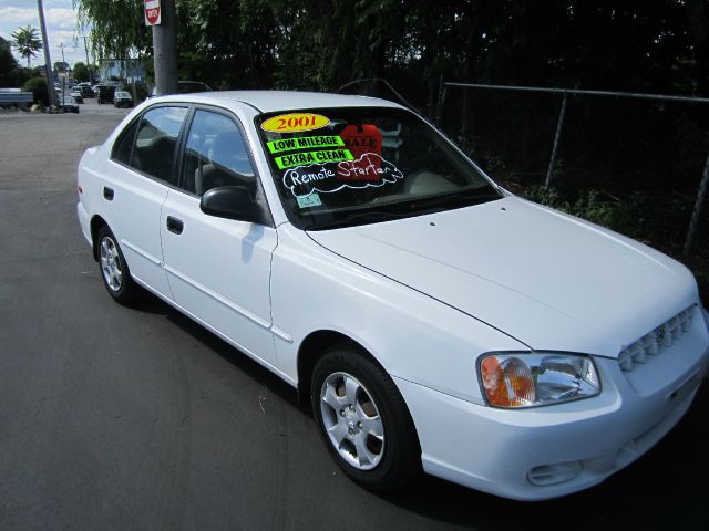 2001 Hyundai Accent S Sedan