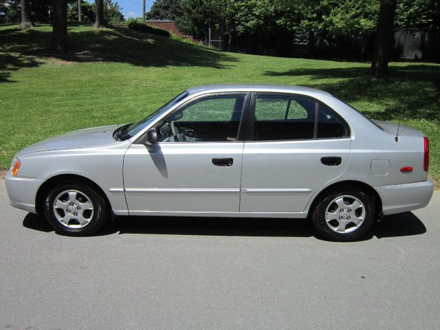 2001 Hyundai Accent S Sedan