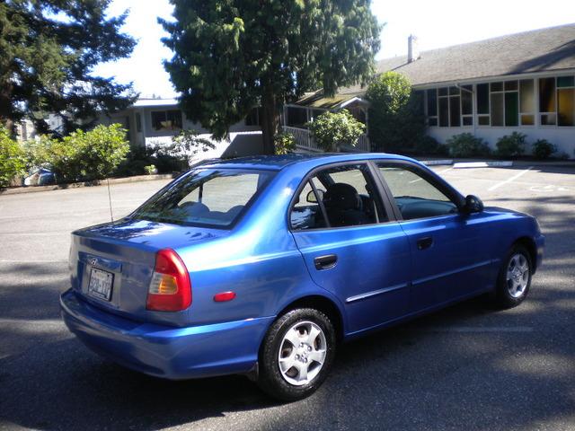 2002 Hyundai Accent S Sedan