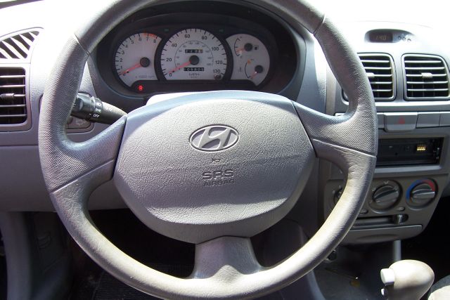 2002 Hyundai Accent XLS